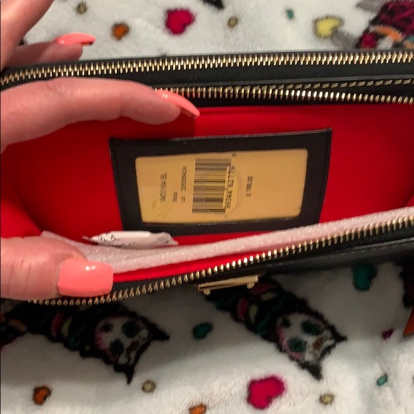 Dooney & Bourke wallet - Picture 3 of 4